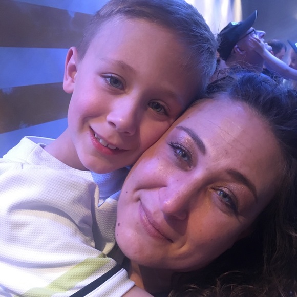 Meet your Posher, Jaclyn - Picture 3 of 4